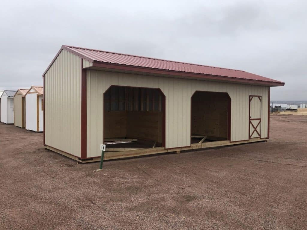 loafing sheds with tackrooms