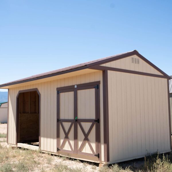 10x20 Loafing Shed with Tackroom