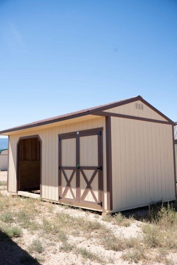 10x20 Loafing Shed with Tackroom