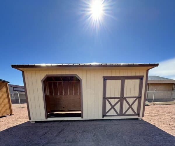 Loafing Shed with Tackroom 10x20